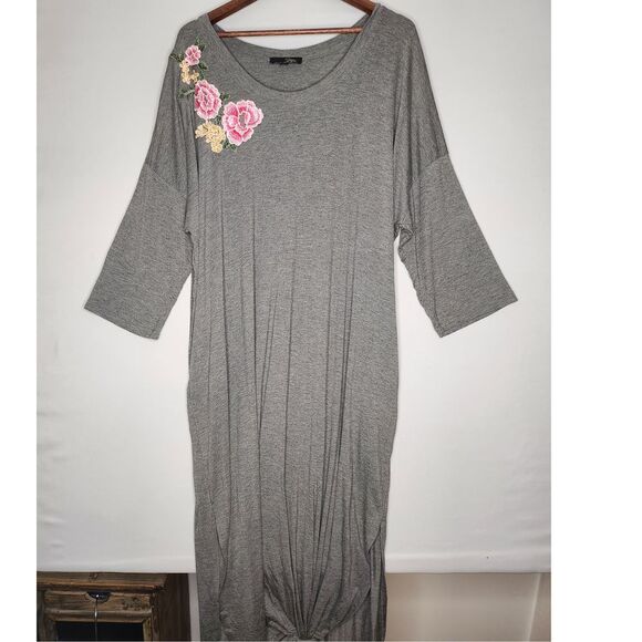 Suzanne Betro Maxi Dress 1X Gray with floral Applique detail Side‎ slit pockets - Picture 1 of 9